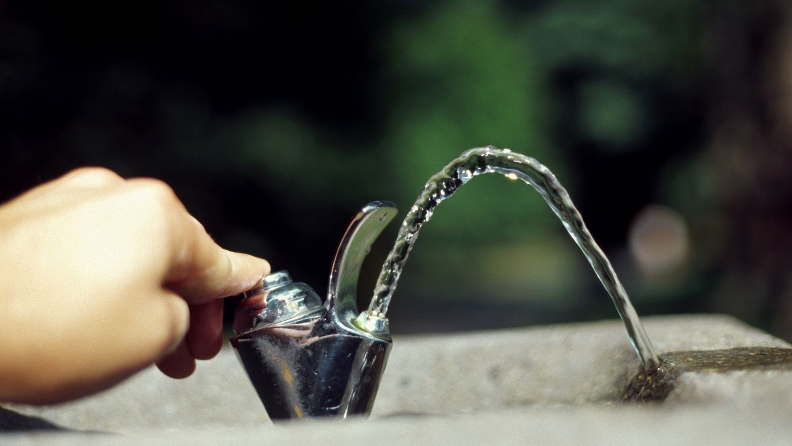 An image of a water fountain.